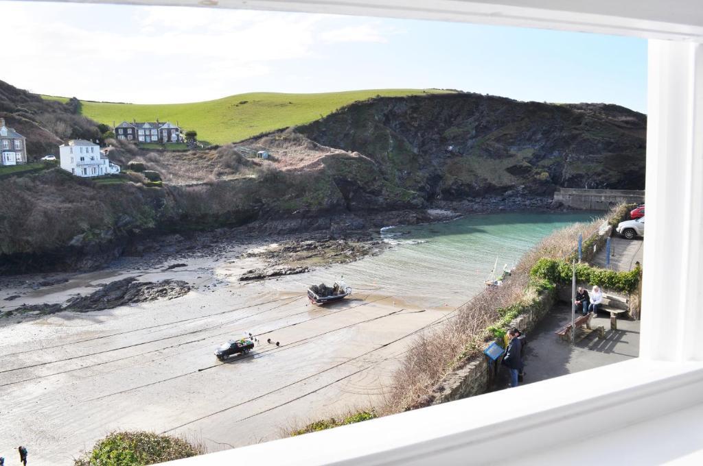 The Gallery Port Isaac Room photo